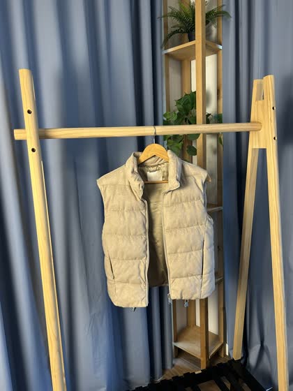 Стьобаний жилет Guess, бежевий